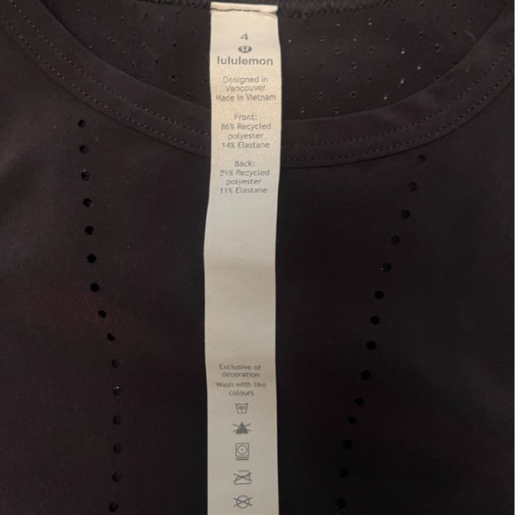 Black Sleeveless Women's Top - Picture 2 of 6